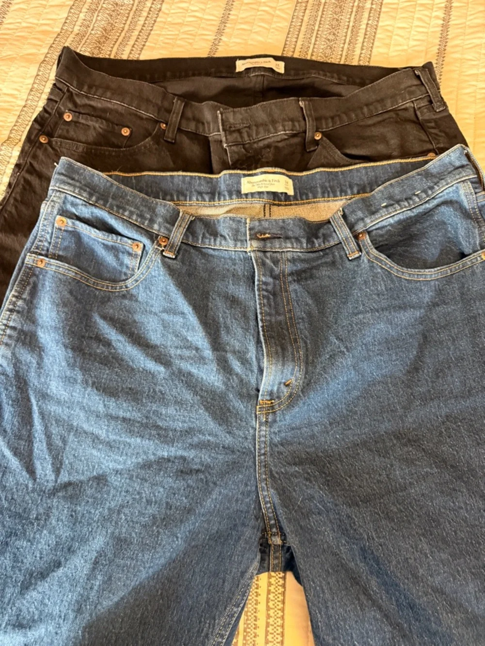 2 pairs of Abercrombie & Fitch Denim High-Rise Jeans - Picture 11 of 11